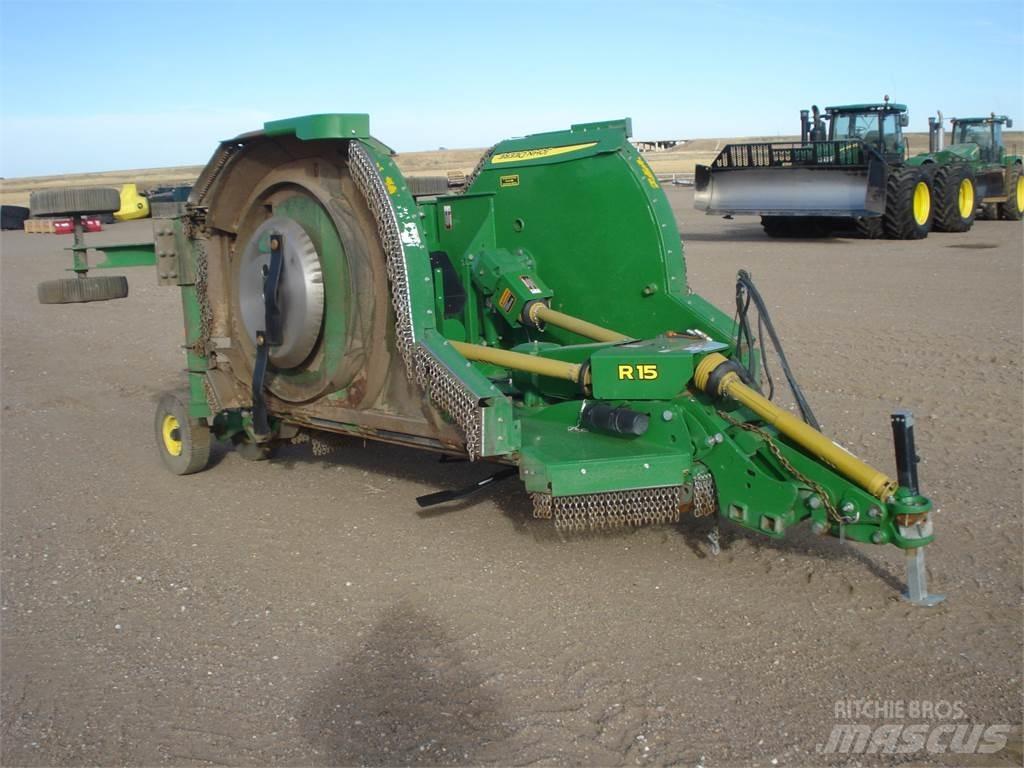 John Deere R15 Debalotare, taiere, impachetare