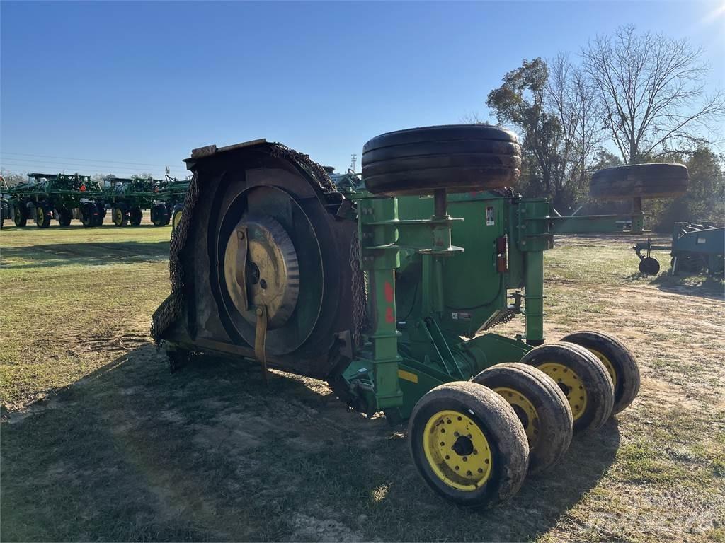 John Deere R15 Debalotare, taiere, impachetare