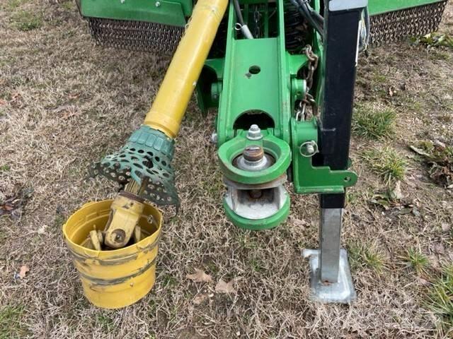 John Deere R20 Debalotare, taiere, impachetare