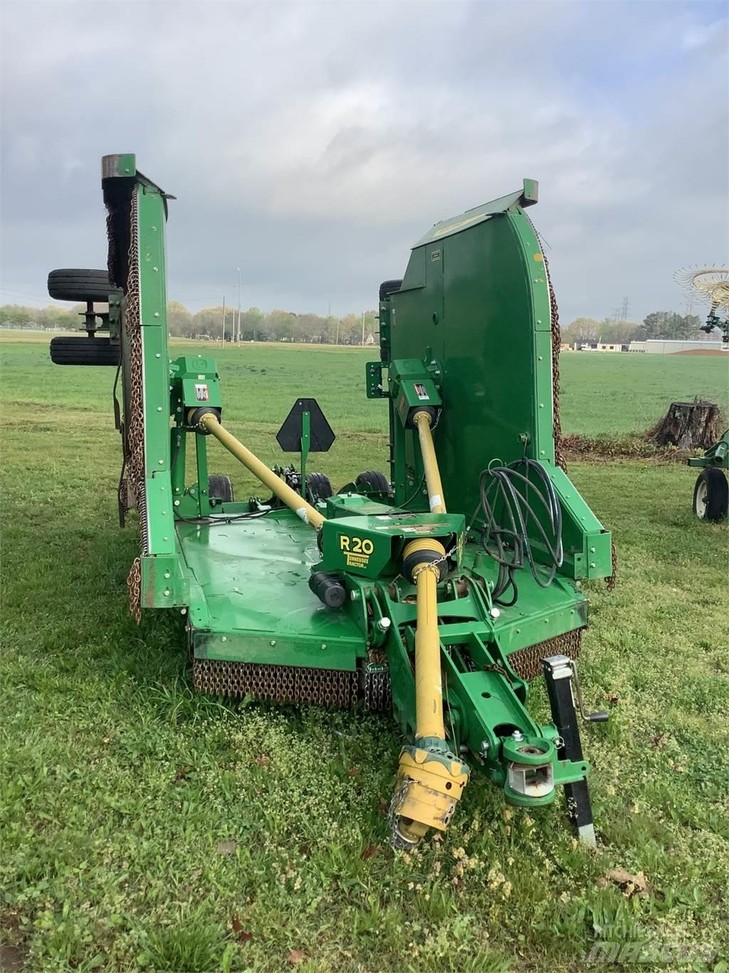 John Deere R20 Debalotare, taiere, impachetare