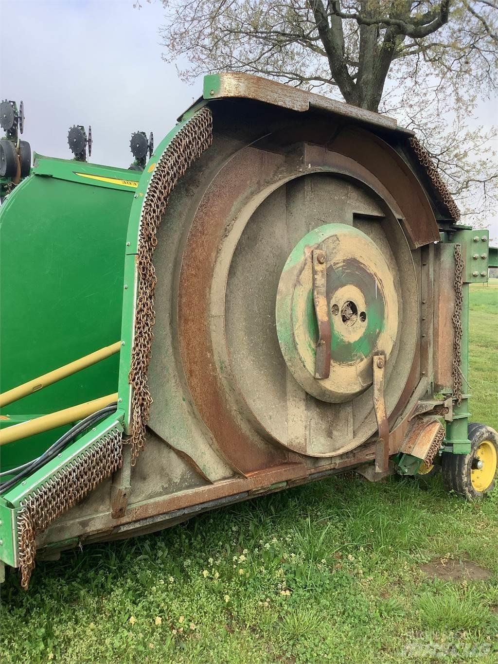 John Deere R20 Debalotare, taiere, impachetare