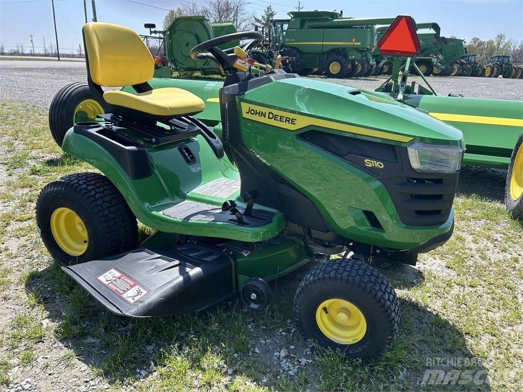 John Deere S110 Tractoare compacte
