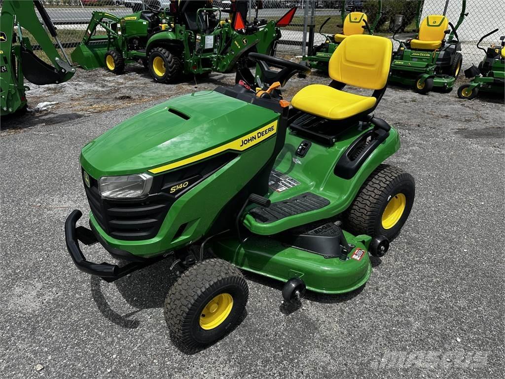 John Deere S140 Riding mowers