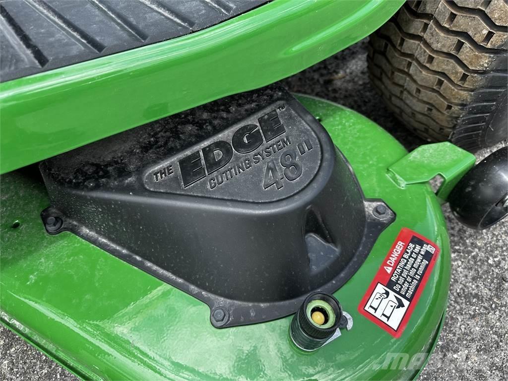 John Deere S140 Riding mowers
