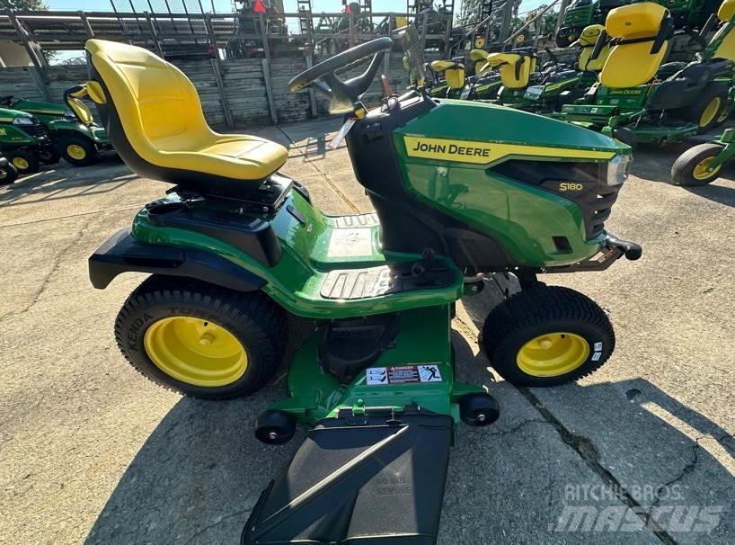 John Deere S180 Tractoare compacte