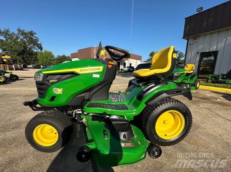 John Deere S180 Tractoare compacte