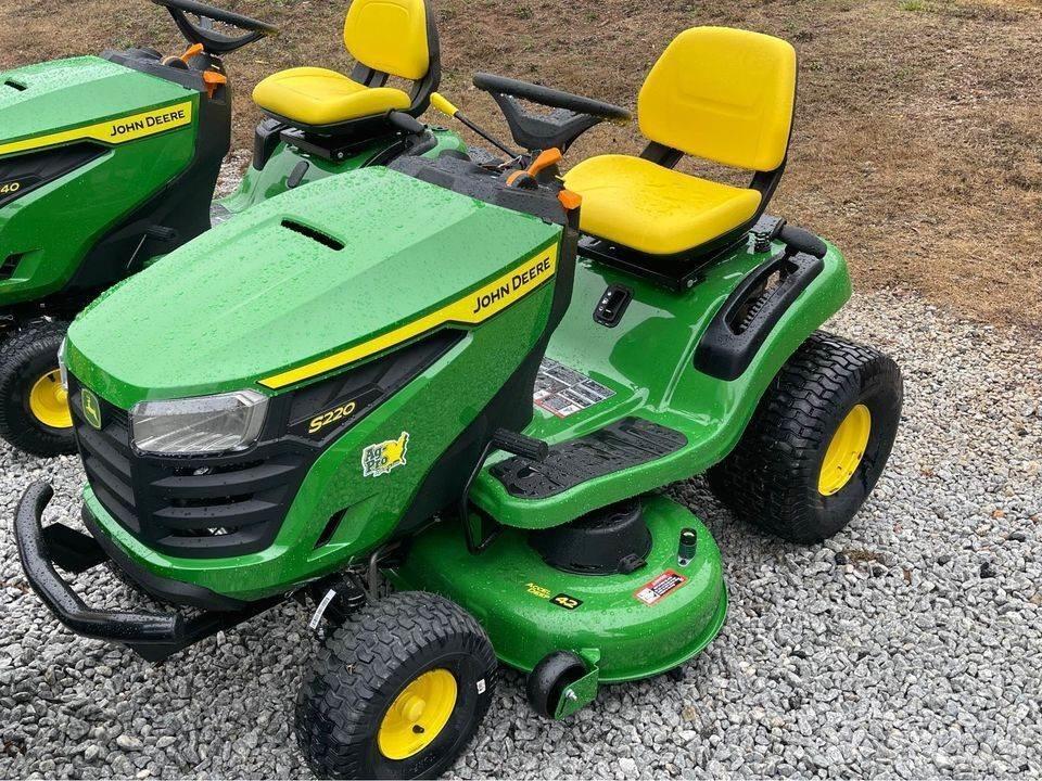 John Deere S220 Tractoare compacte