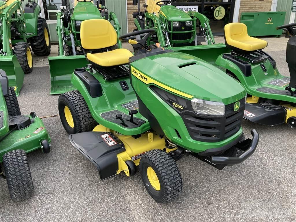 John Deere S220 Tractoare compacte