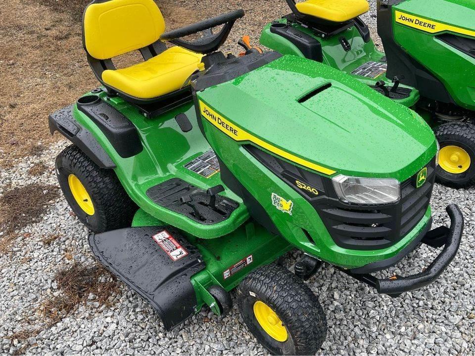 John Deere S240 Tractoare compacte