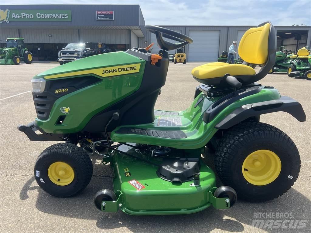 John Deere S240 Tractoare compacte