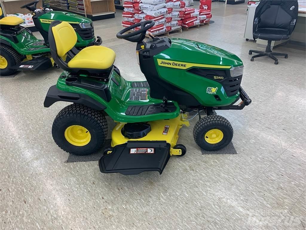 John Deere S240 Tractoare compacte
