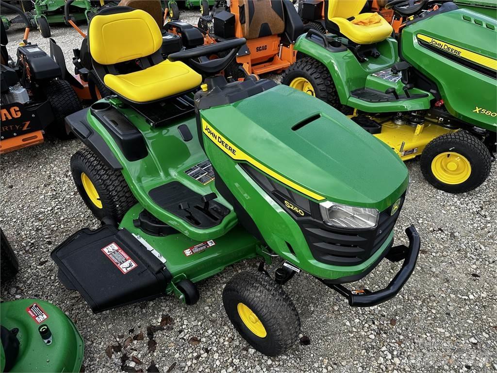 John Deere S240 Tractoare compacte