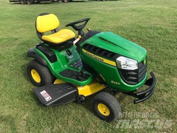 John Deere S240 Tractoare compacte