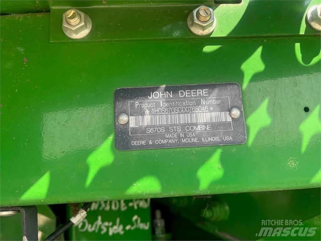 John Deere S670 Combine de secerat