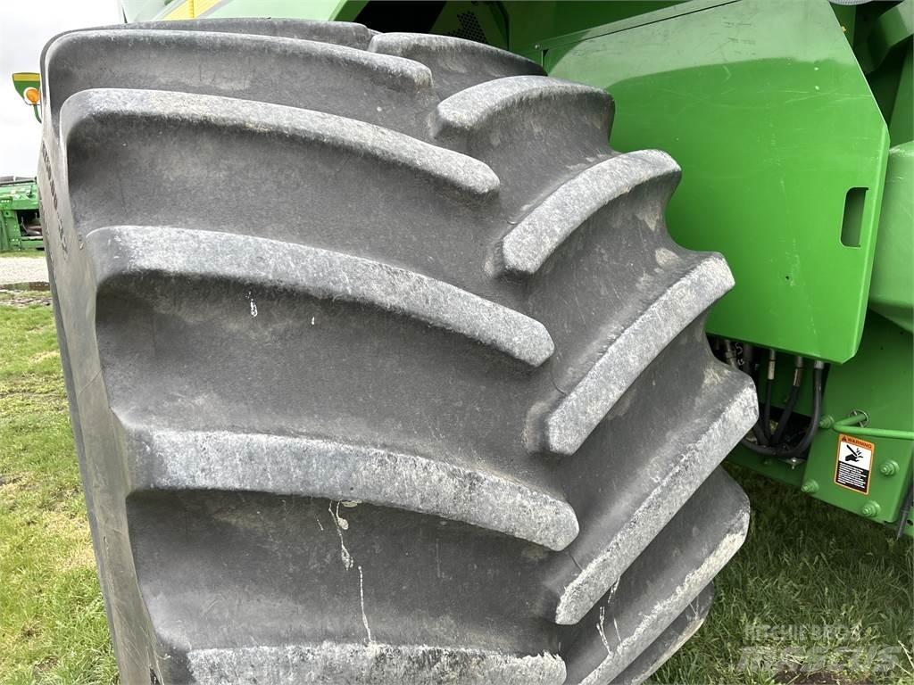 John Deere S680 Combine de secerat