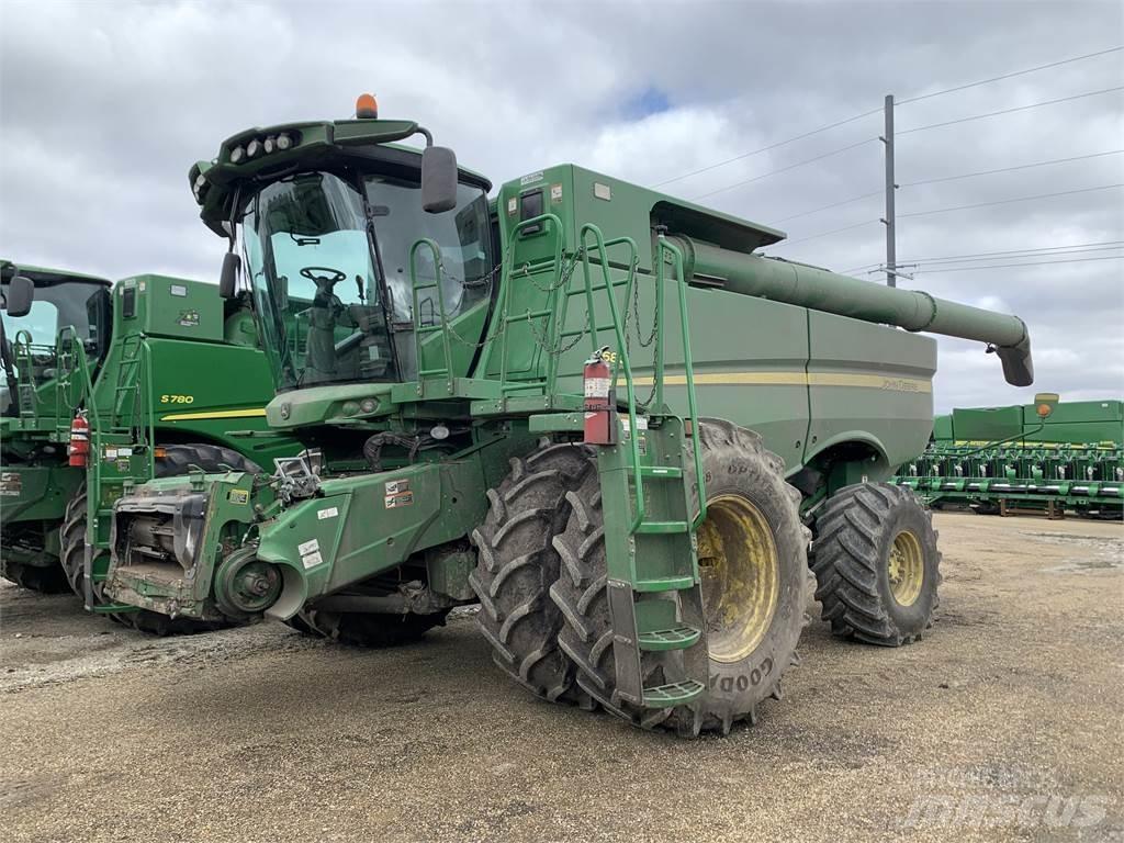 John Deere S680 Combine de secerat