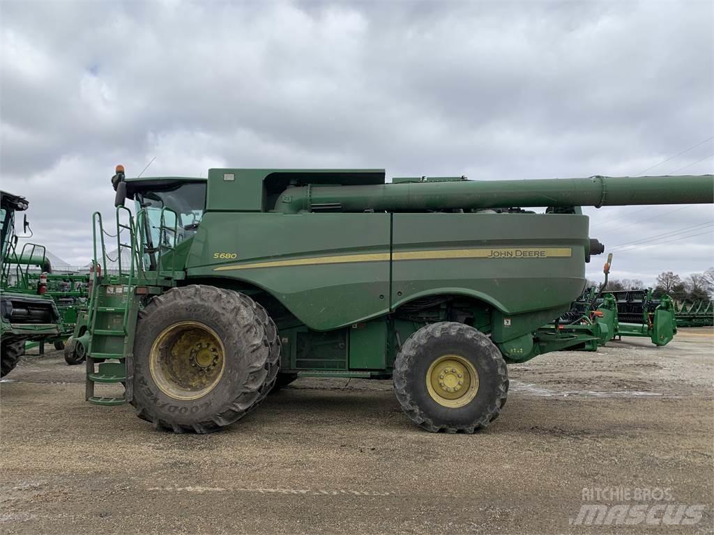 John Deere S680 Combine de secerat