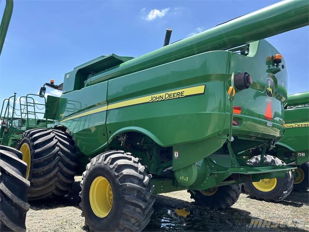 John Deere S680 Combine de secerat