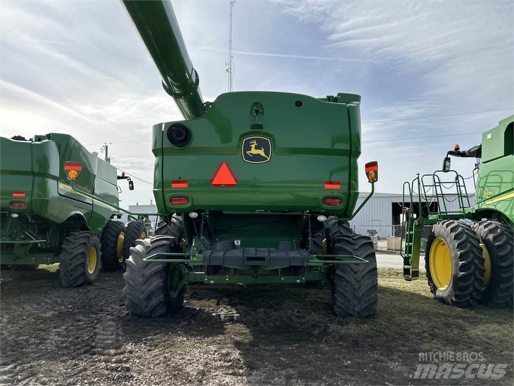 John Deere S780 Combine de secerat