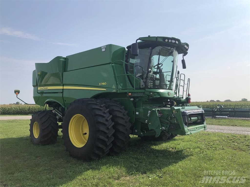 John Deere S780 Combine de secerat