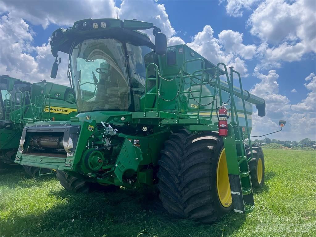John Deere S790 Combine de secerat
