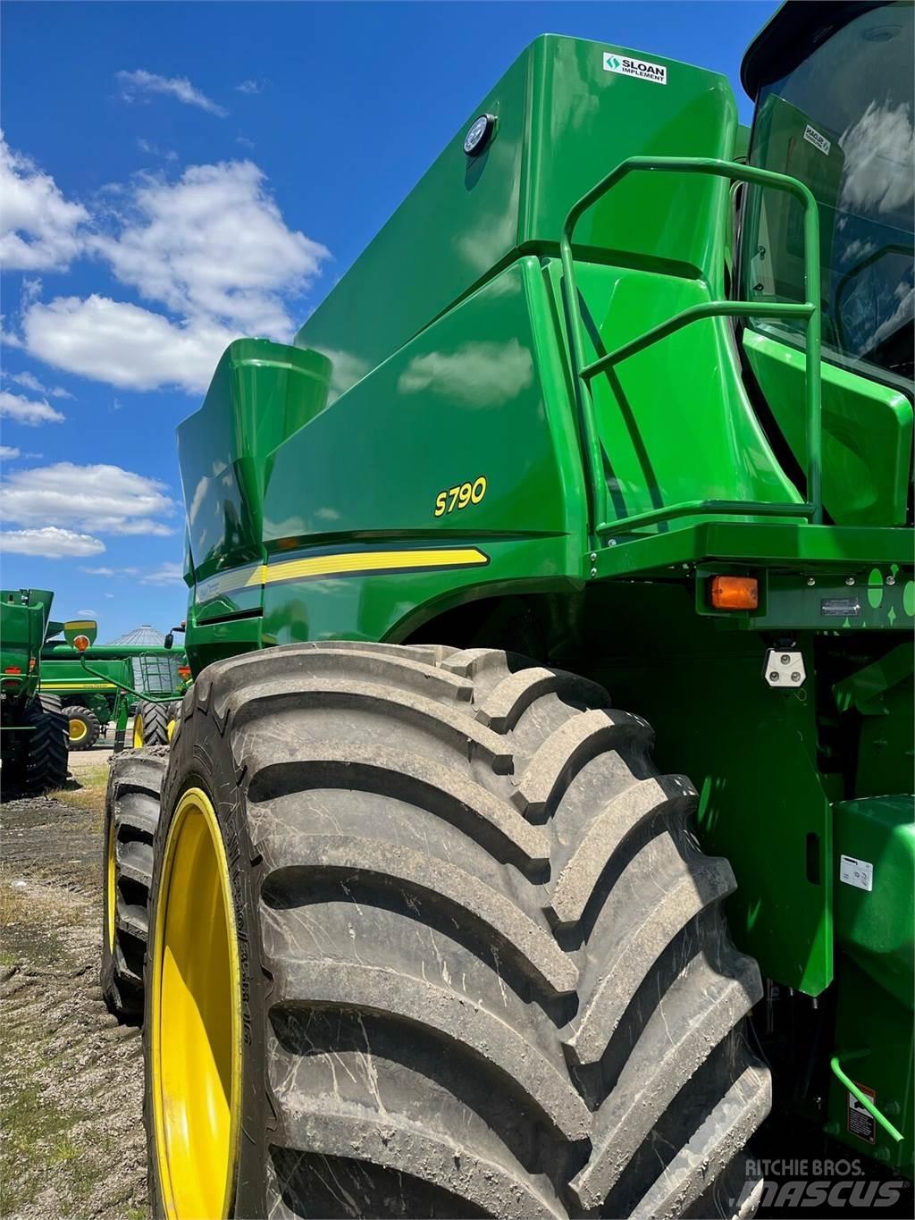 John Deere S790 Combine de secerat