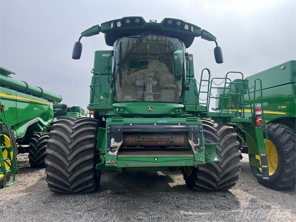 John Deere S790 Combine de secerat