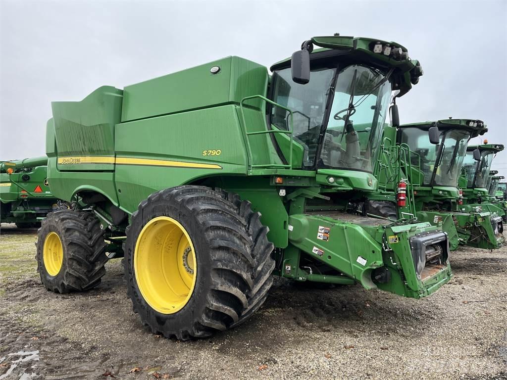 John Deere S790 Combine de secerat