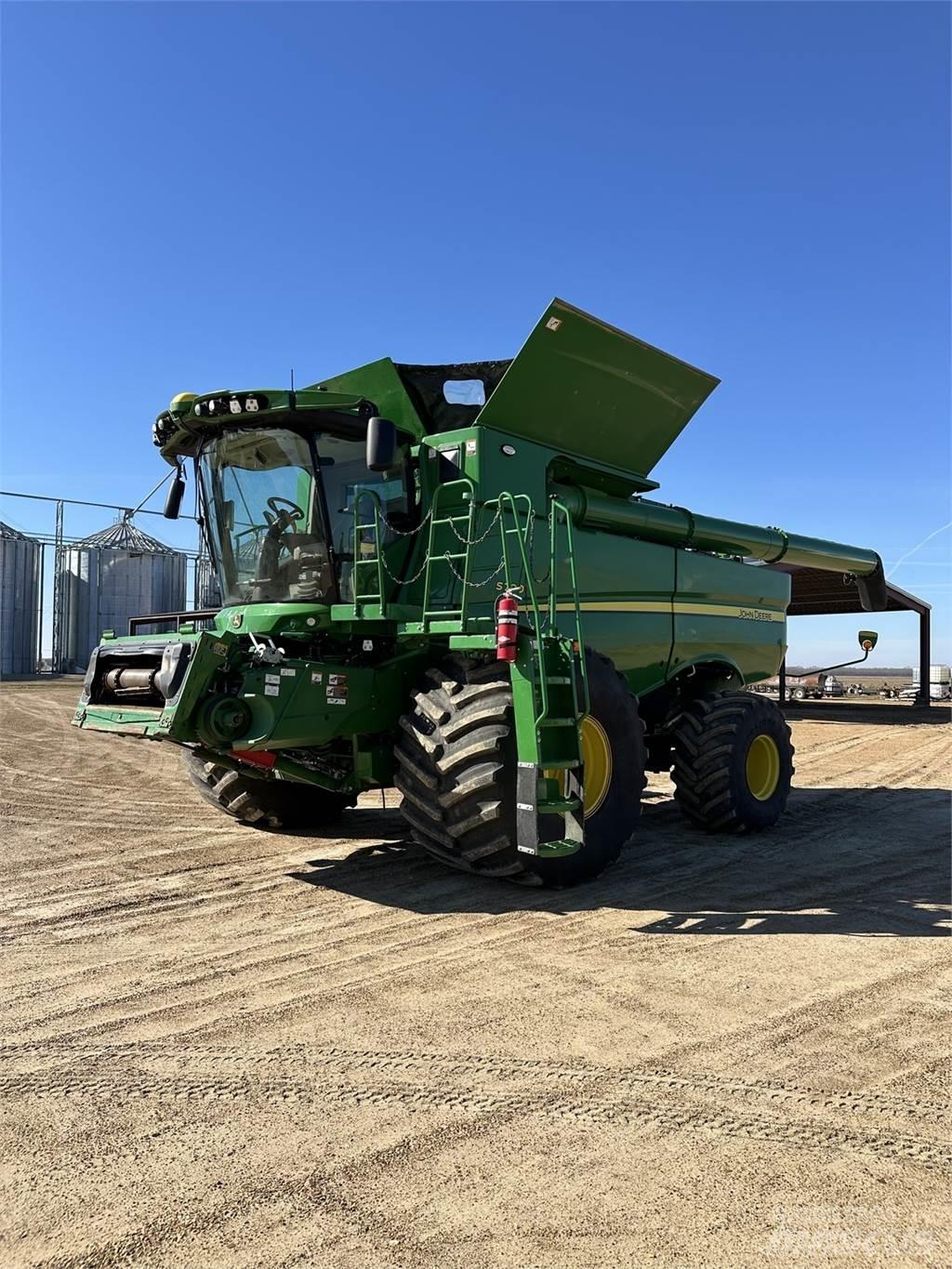 John Deere S790 Combine de secerat