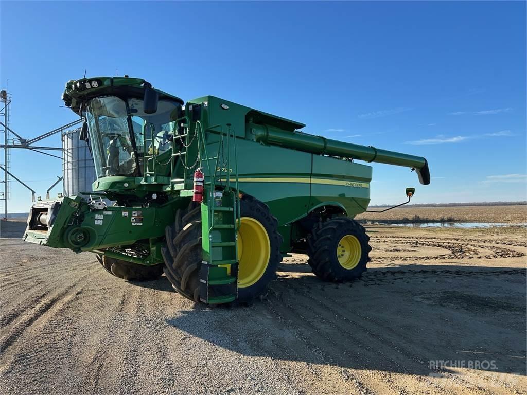 John Deere S790 Combine de secerat