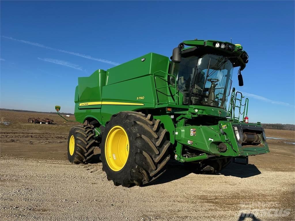 John Deere S790 Combine de secerat