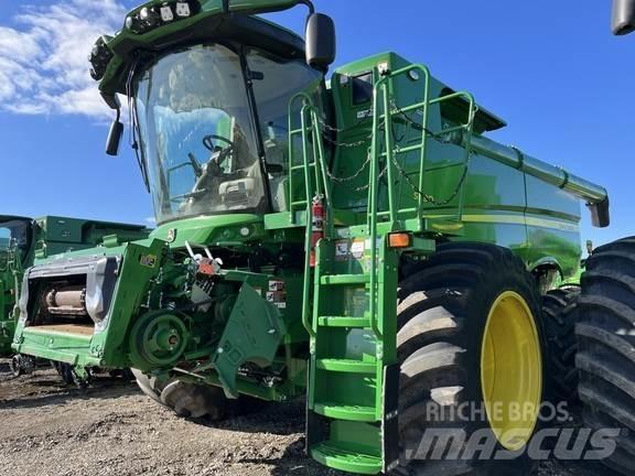 John Deere S790 Combine de secerat