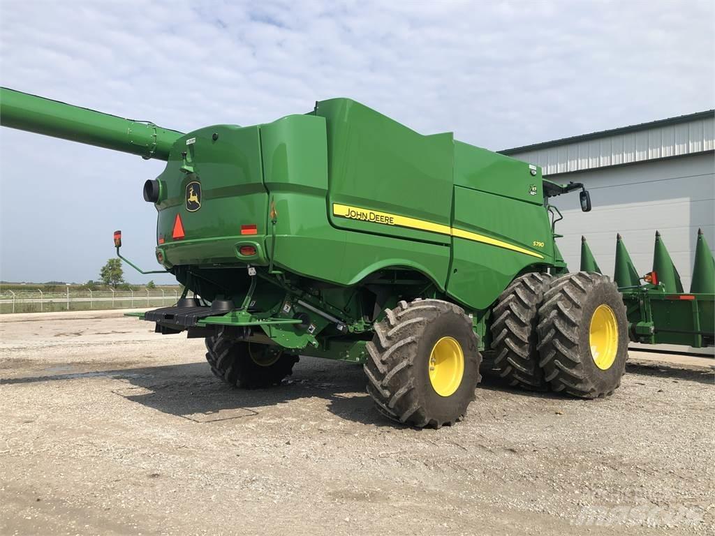 John Deere S790 Combine de secerat