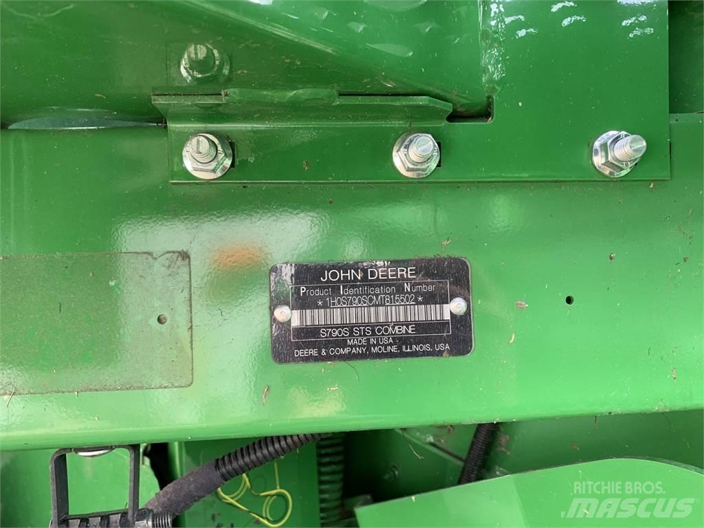 John Deere S790 Combine de secerat