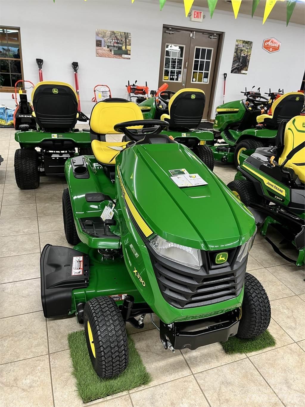 John Deere X330 Tractoare compacte