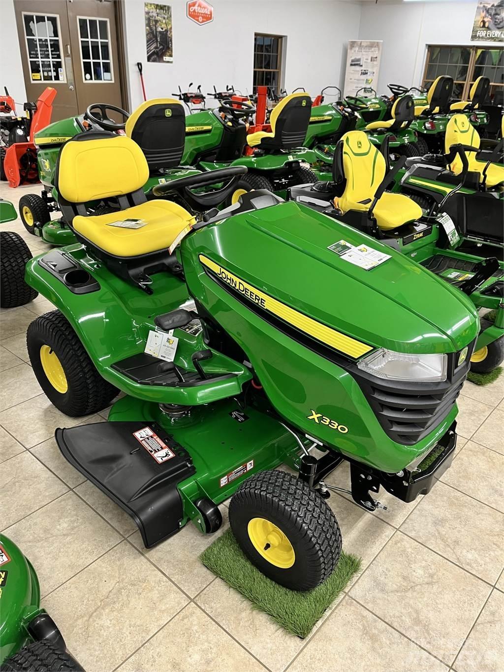 John Deere X330 Tractoare compacte