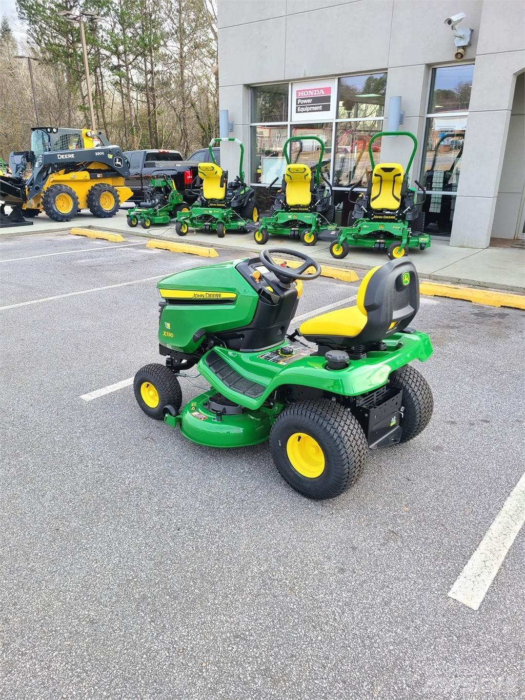 John Deere X330 Tractoare compacte