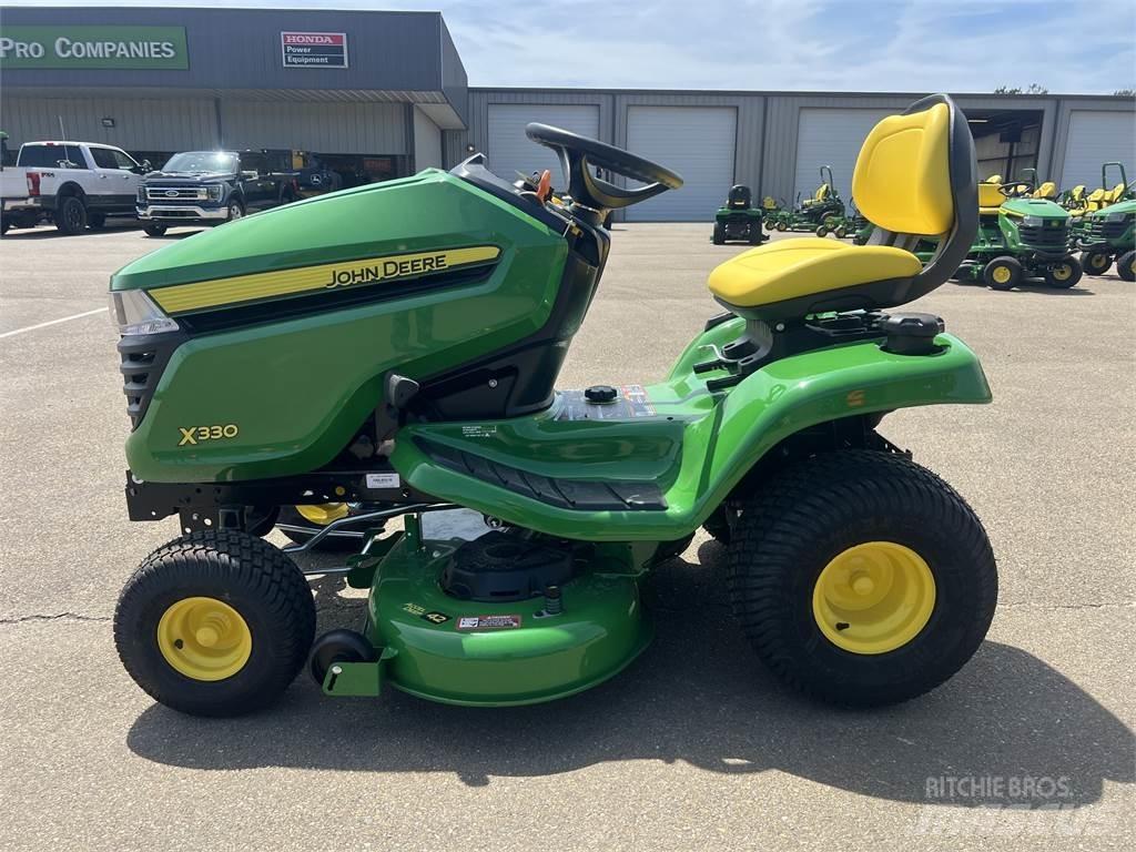 John Deere X330 Tractoare compacte