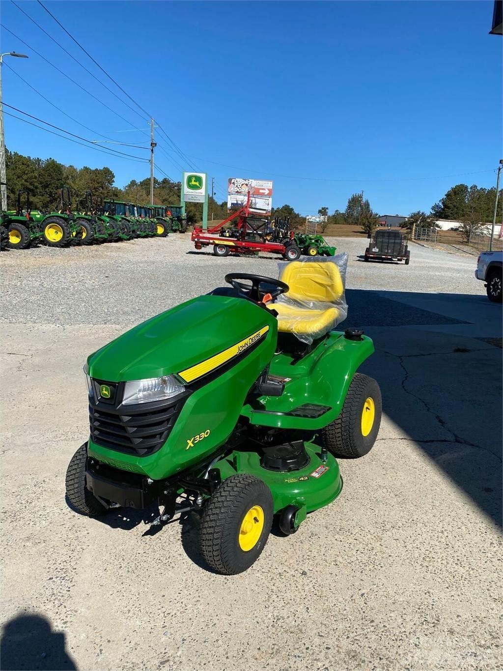 John Deere X330 Tractoare compacte