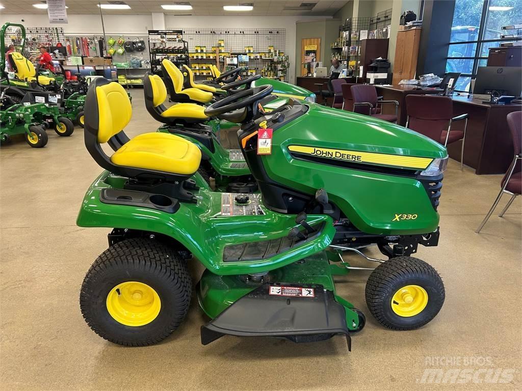 John Deere X330 Tractoare compacte