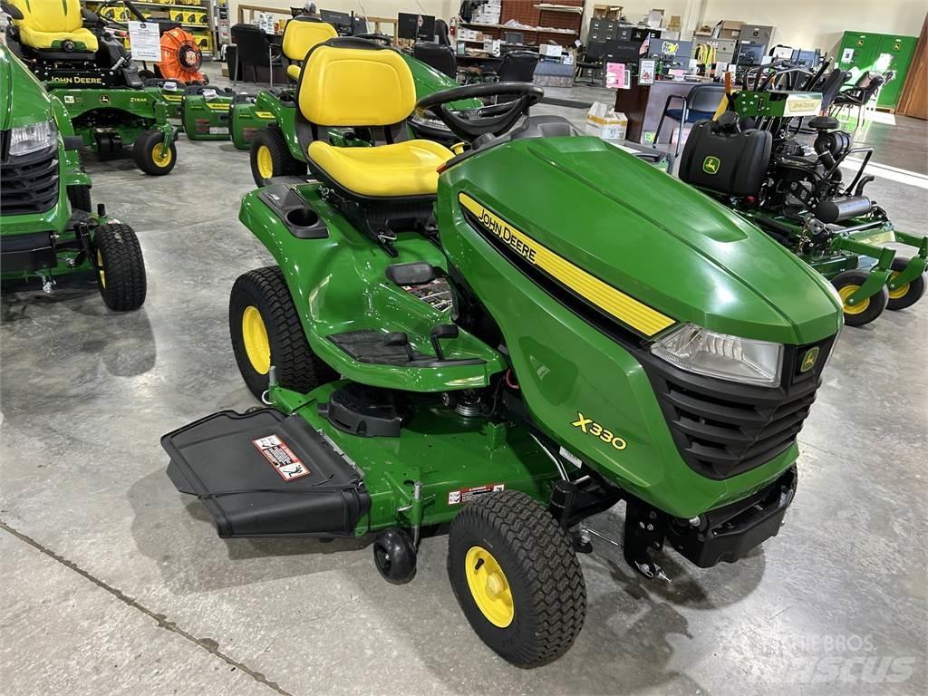 John Deere X330 Tractoare compacte