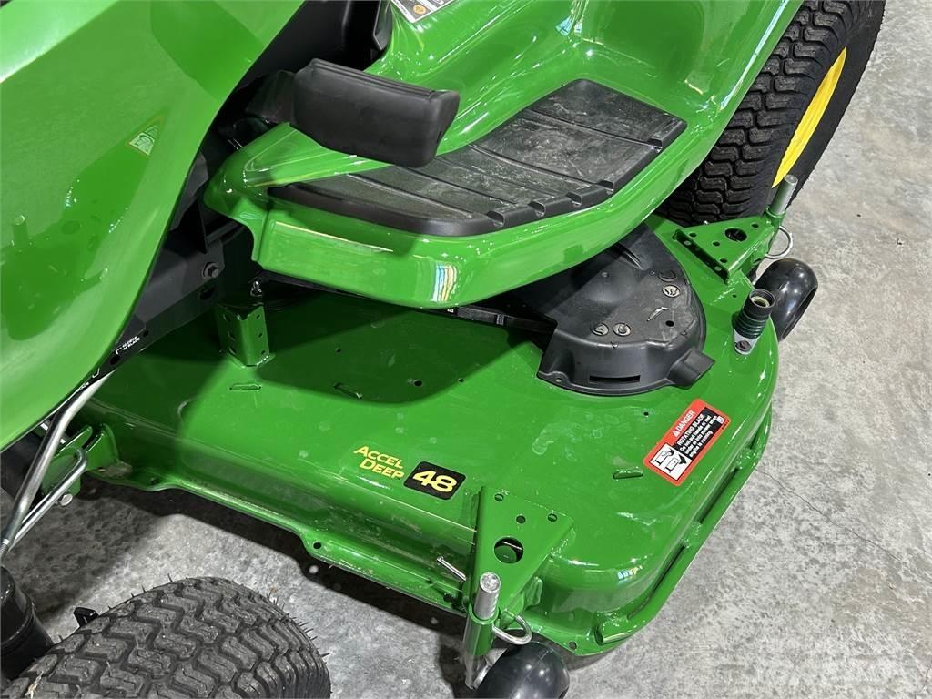 John Deere X330 Tractoare compacte