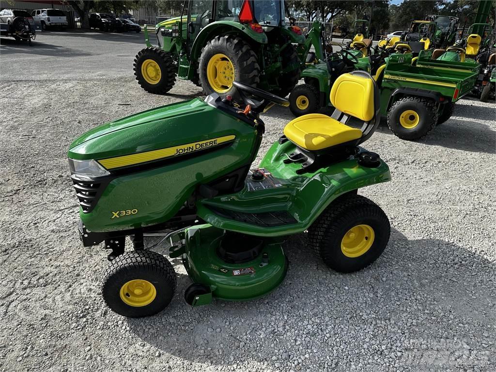 John Deere X330 Tractoare compacte