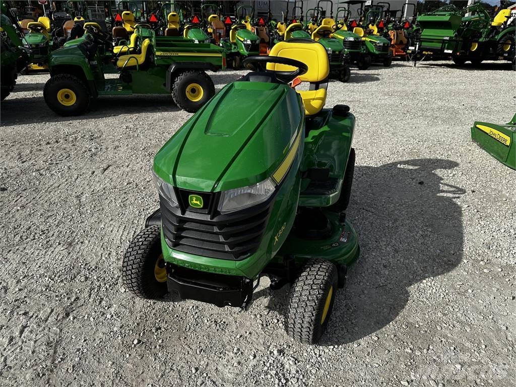 John Deere X330 Tractoare compacte