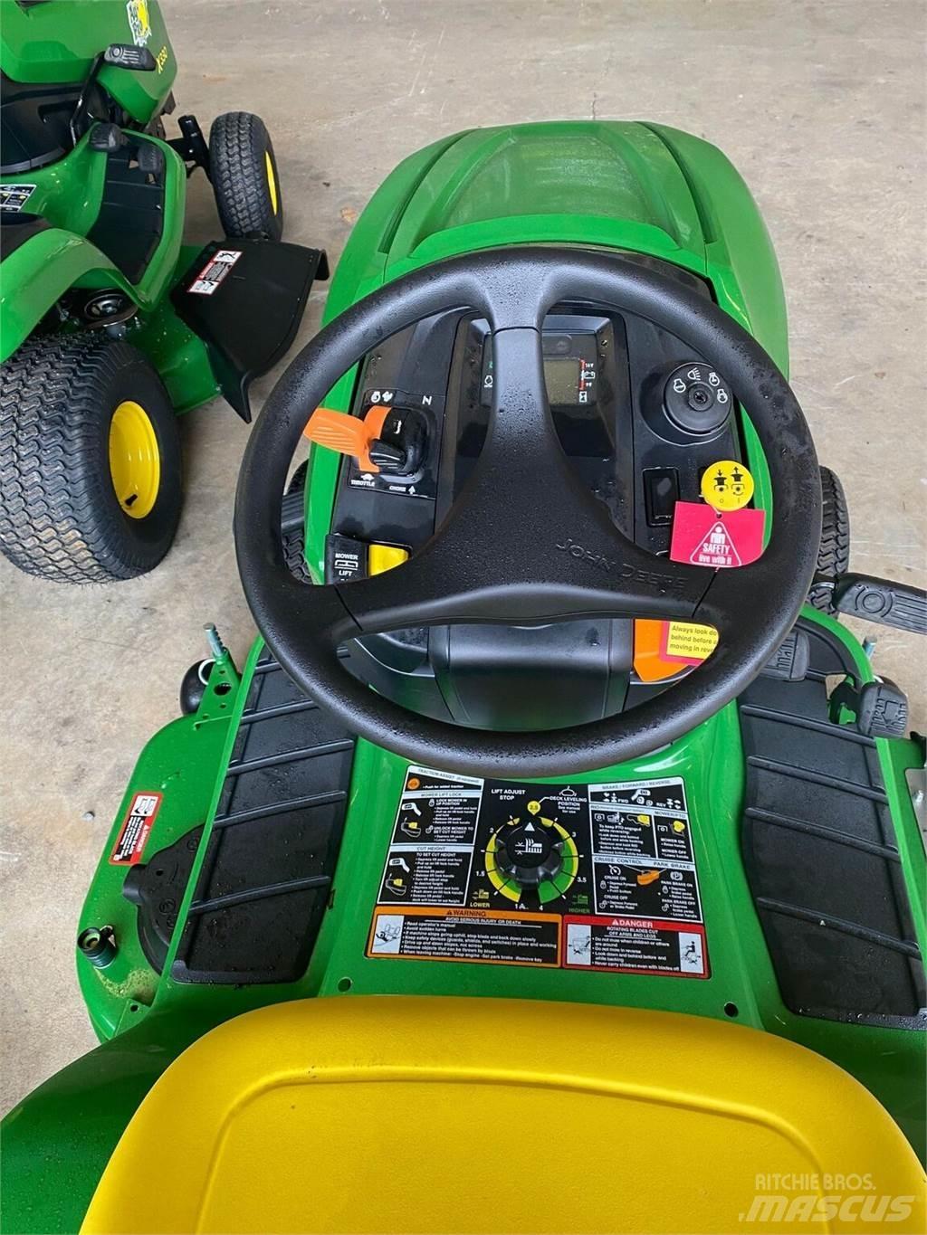 John Deere X330 Tractoare compacte