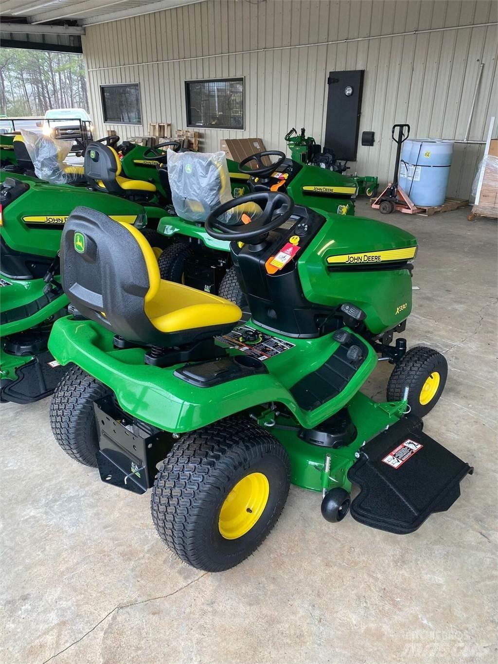 John Deere X330 Tractoare compacte