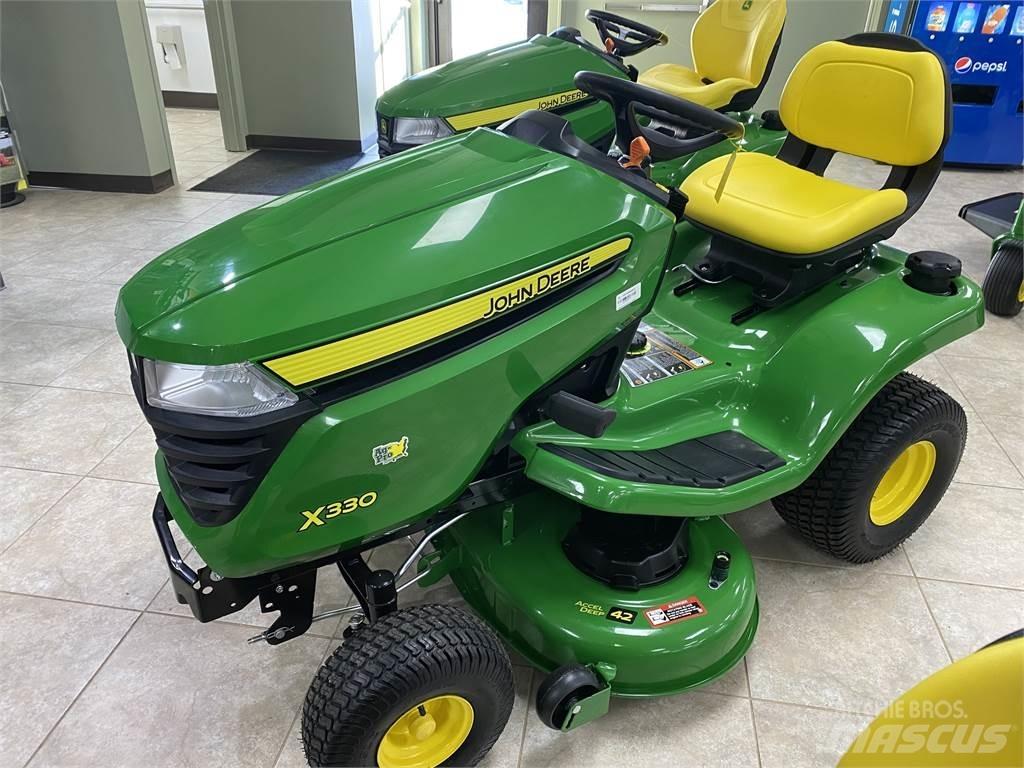 John Deere X330 Tractoare compacte