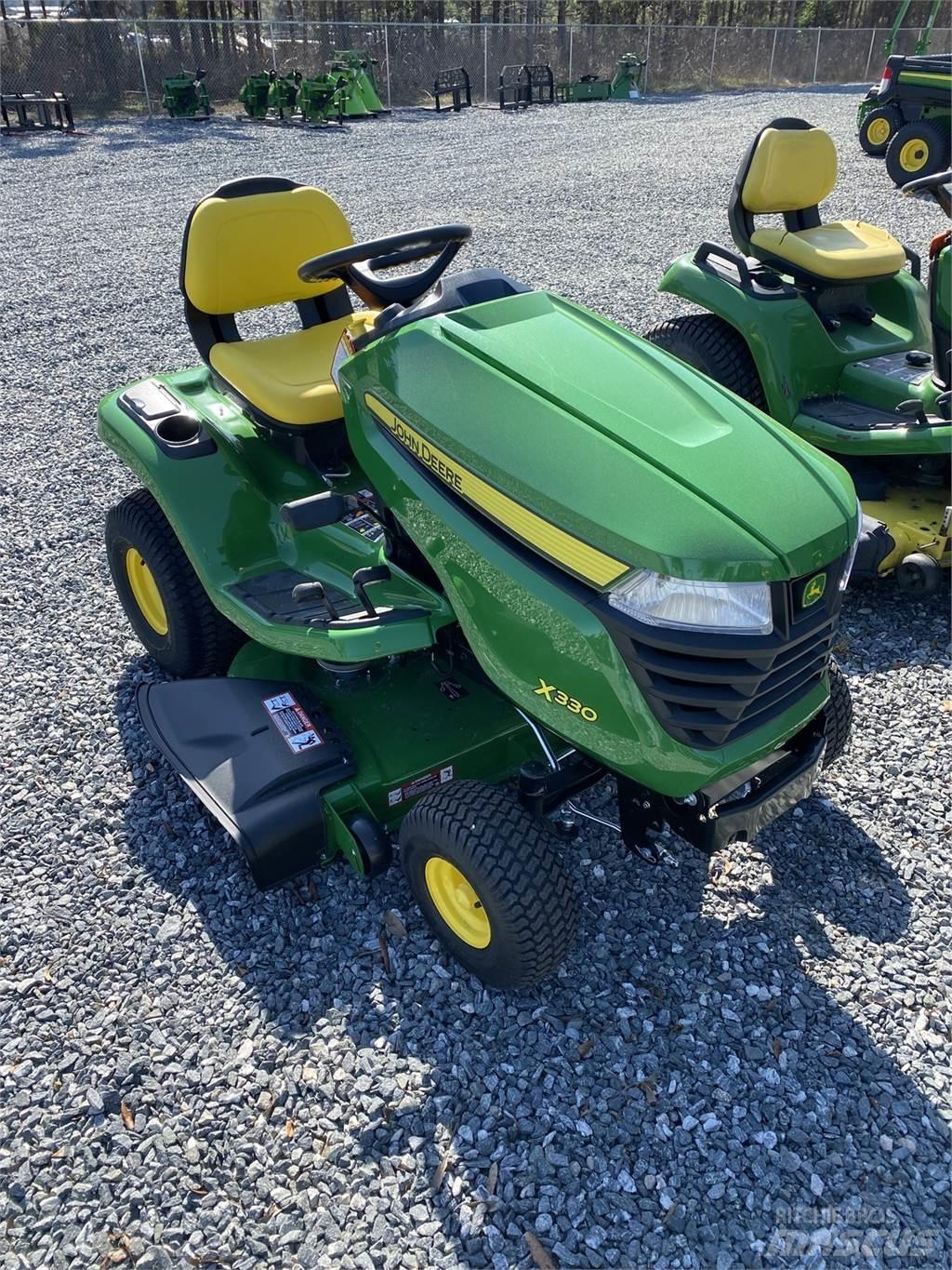 John Deere X330 Tractoare compacte