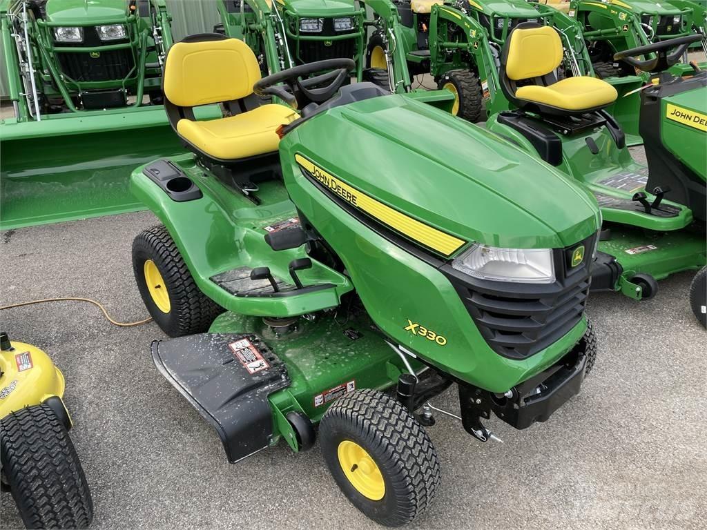 John Deere X330 Tractoare compacte