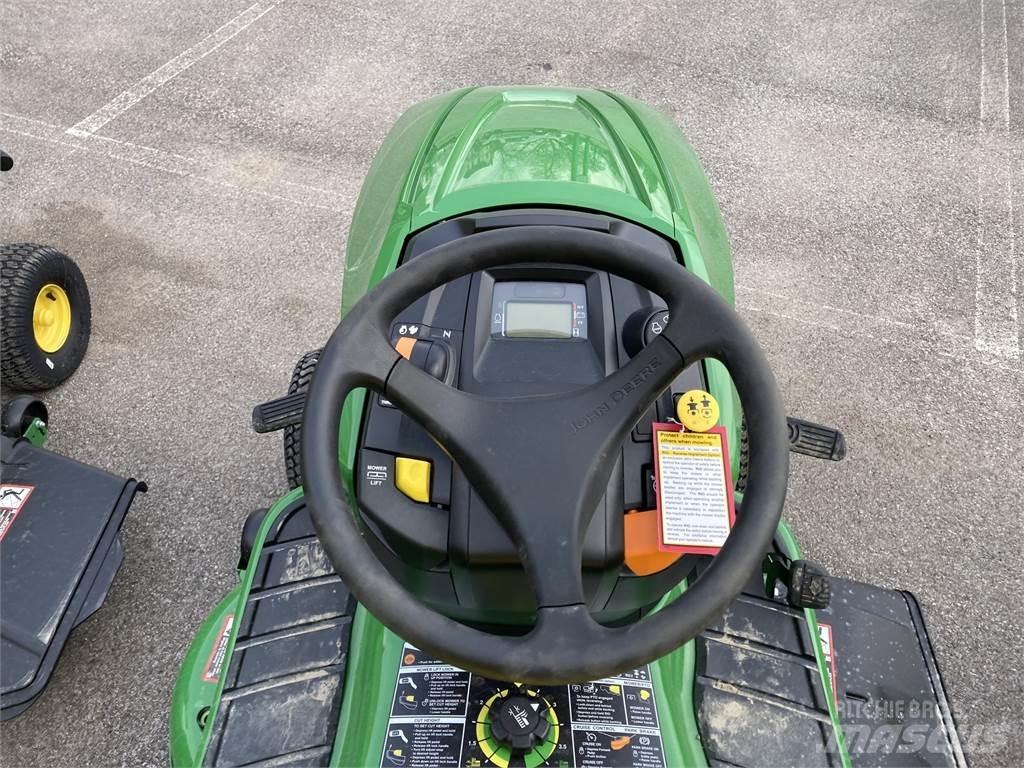 John Deere X330 Tractoare compacte